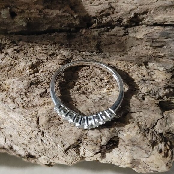 Jeulia Ring Size 9 Vintage Sterling Silver Stackable Wrap Moissanite Accents - Picture 12 of 15